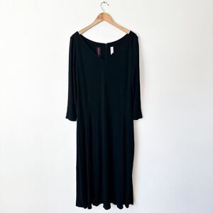 TOM AND LINDA PLATT for Bergdorf Goodman Black Silk Slinky 3/4 Sleeve V Neck Max